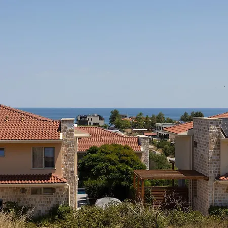 Villa In Complex Trakiyskiy Bryag *