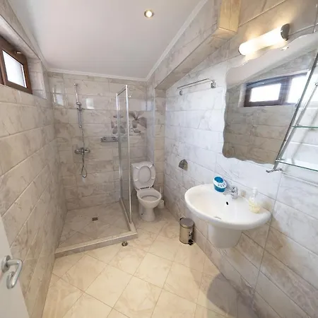 Villa In Complex Trakiyskiy Bryag Lozenets