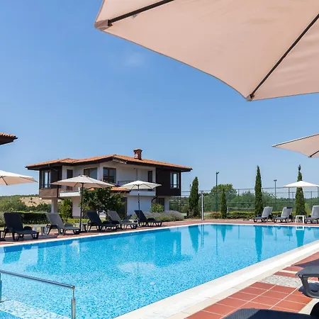 Луксозна вила In Complex Trakiyskiy Bryag Лозенец