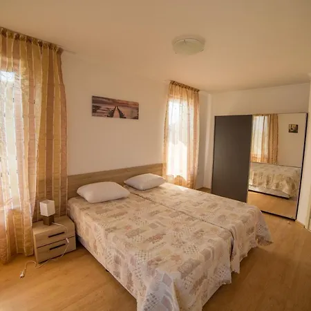 In Complex Trakiyskiy Bryag Луксозна вила *